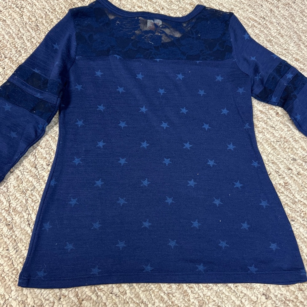 Arizona Jeans girls size small (7/8) navy blue top